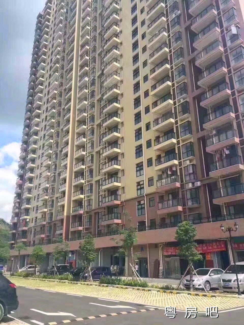 石巖頂級村委統(tǒng)建樓