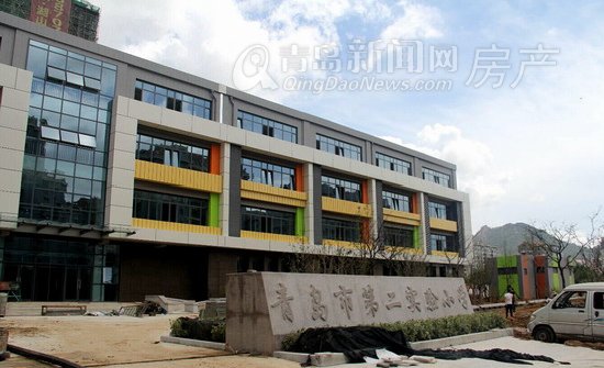 青島市實(shí)驗(yàn)小學(xué)已派邱皓坤擔(dān)任學(xué)校校長(zhǎng)