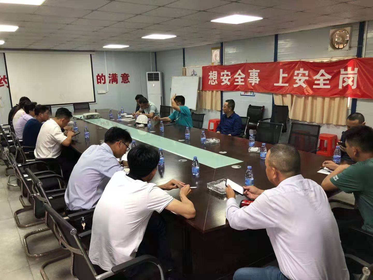 每月邀請(qǐng)專(zhuān)家查隱患等多種形式