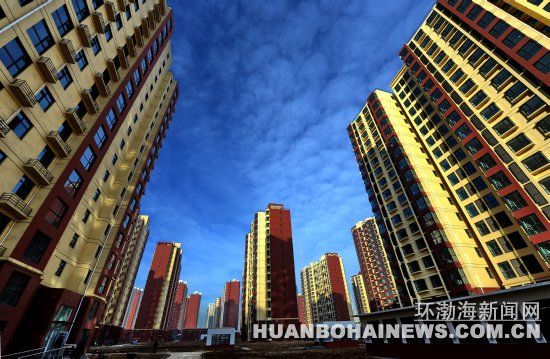 拆遷前的西巨山村位于巨山西側