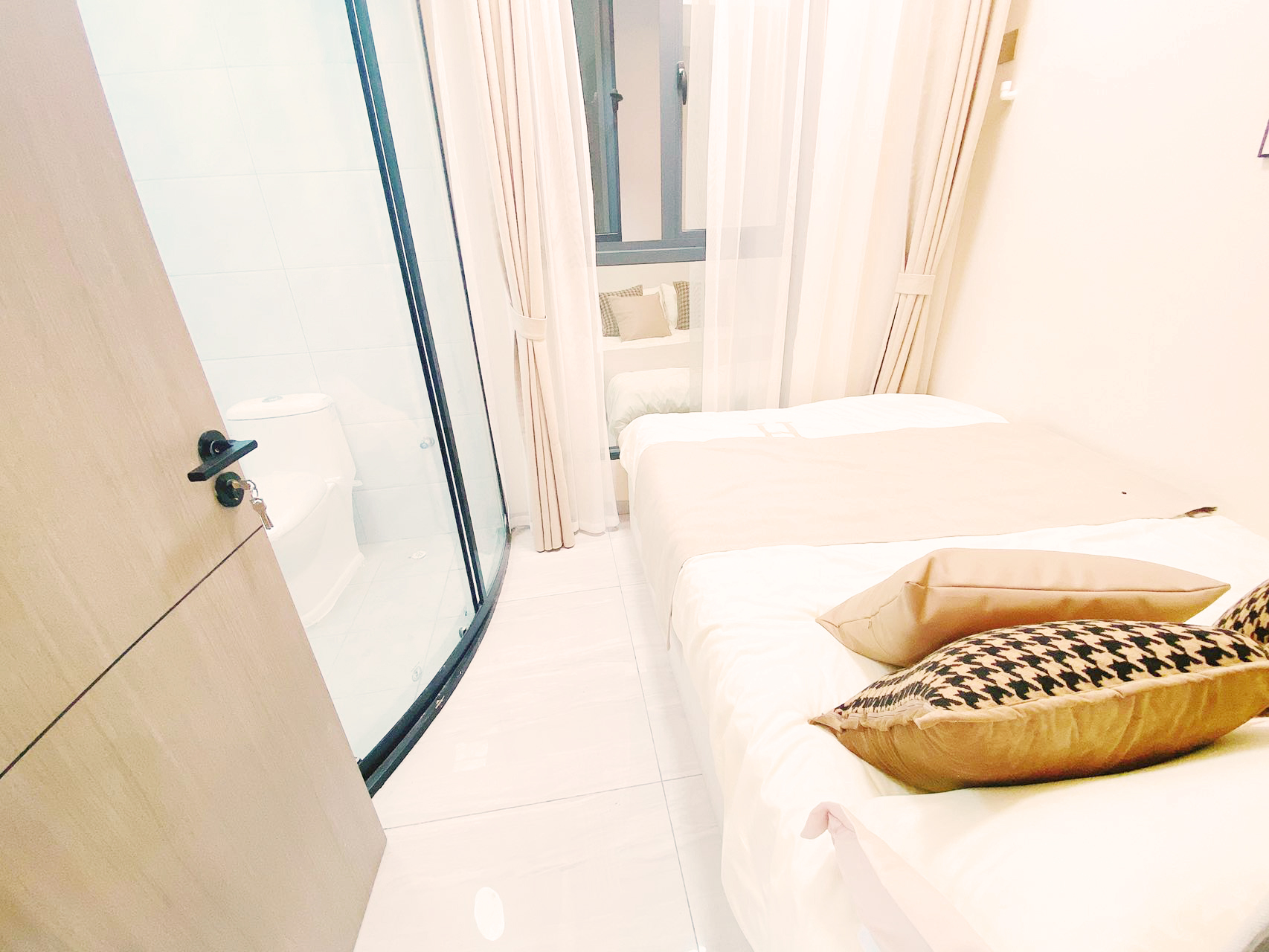 深圳石巖小產(chǎn)權(quán)房| 蔚藍(lán)花城 ，34.8萬/套